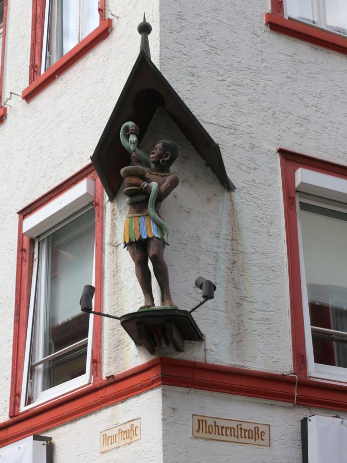 Schwaebisch Hall mohren strasse statue
